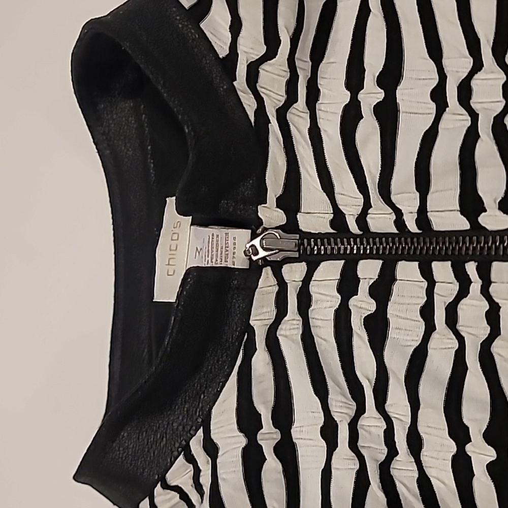 Chico's Crinkled Zebra Pattern Zip Up Jacket White Black Chico Size 3 - Picture 10 of 14